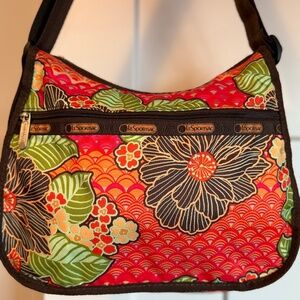 Serving MAIN CHARACTER LeSportsac 2000s shoulder bag energy 💕✨